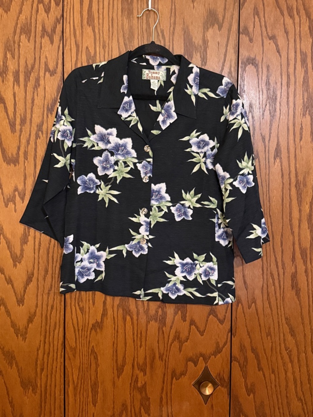 Tommy Bahama Silk Floral Blouse Size 10 Black Tropical Camp Shirt Button Front